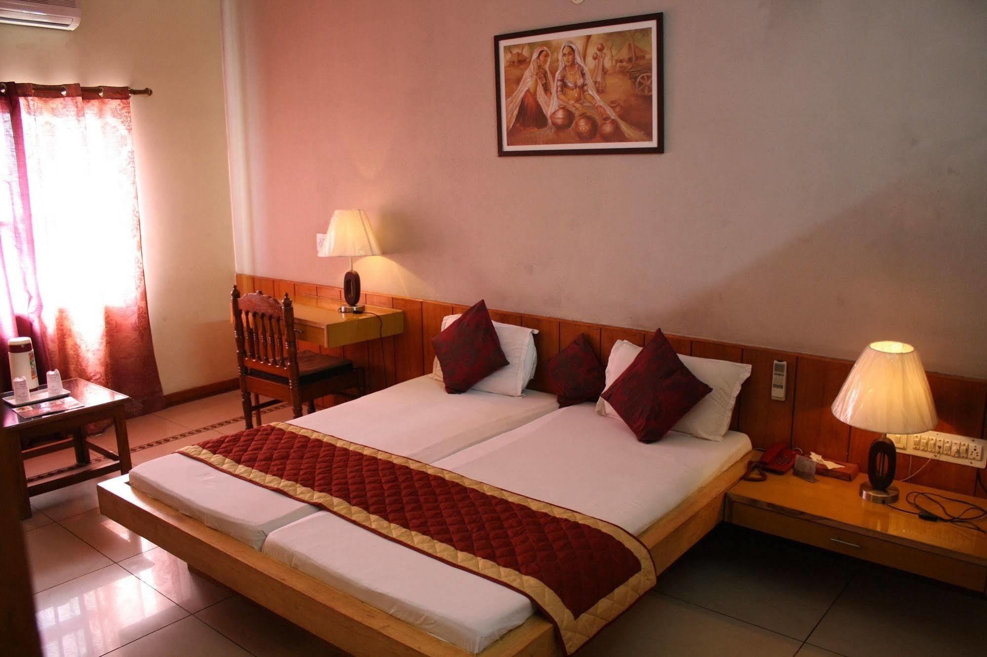 Hotel Shalimar Jaipur Buitenkant foto
